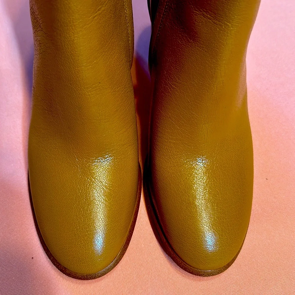 New TORY Burch Leather Boots. Size 7.